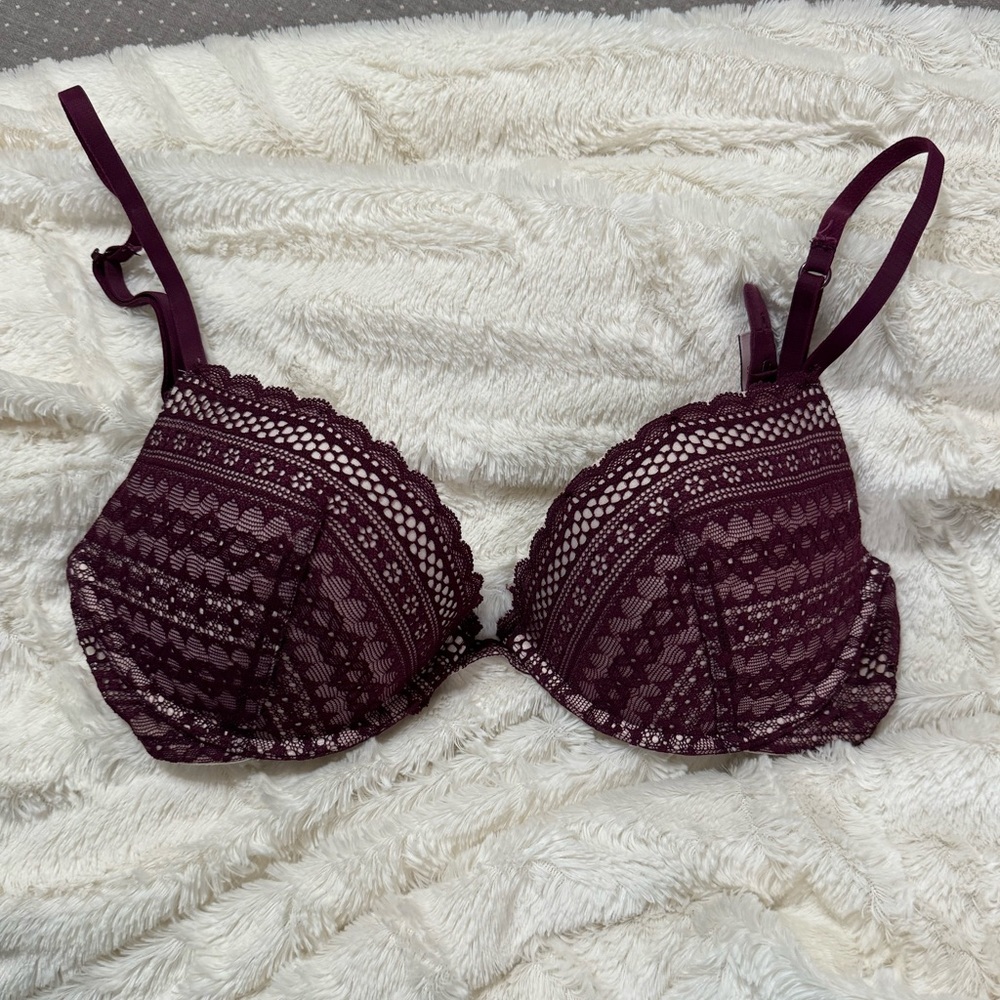 NWOT Victoria Secret Lace Bra